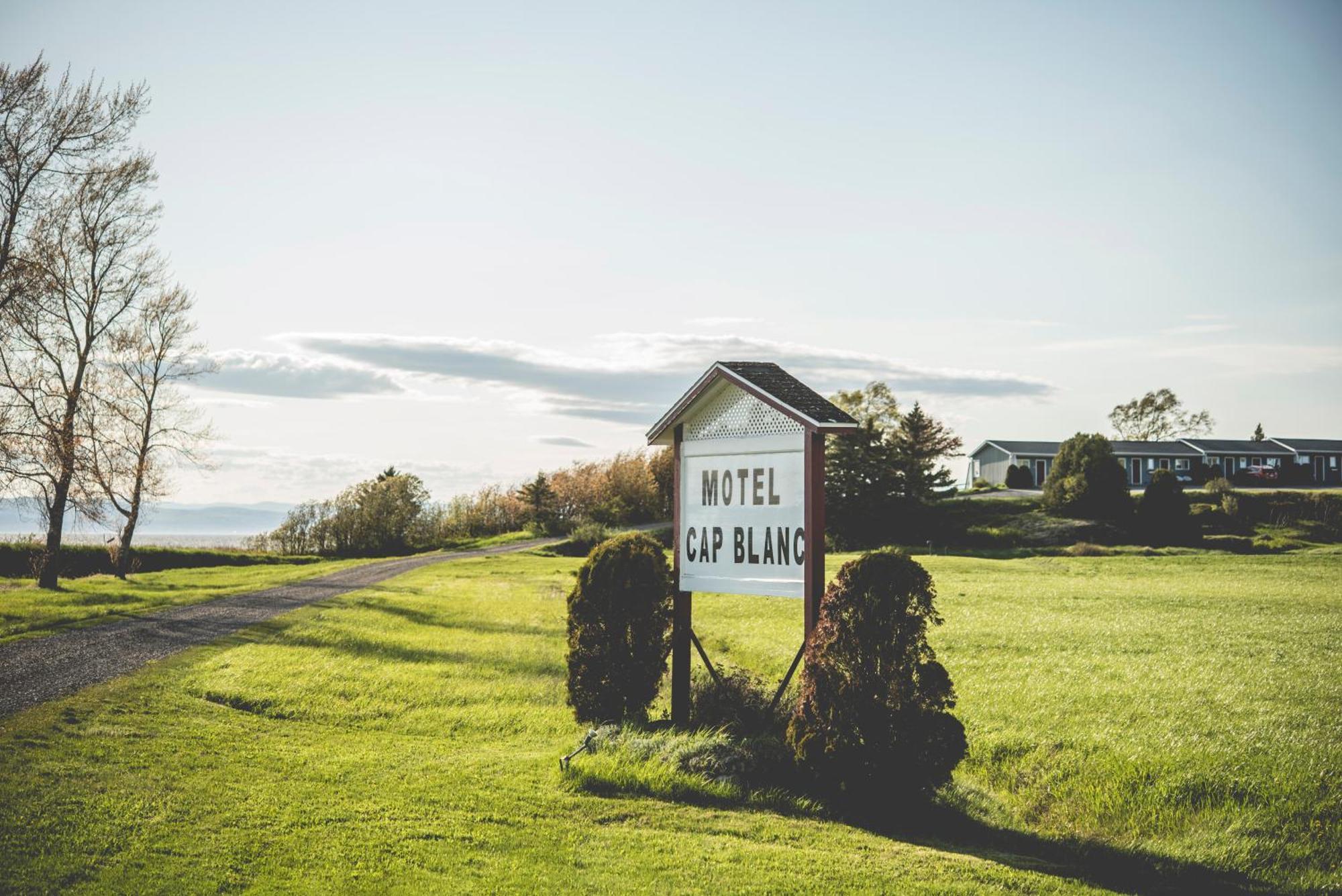 Motel Cap Blanc Kamouraska Eksteriør bilde